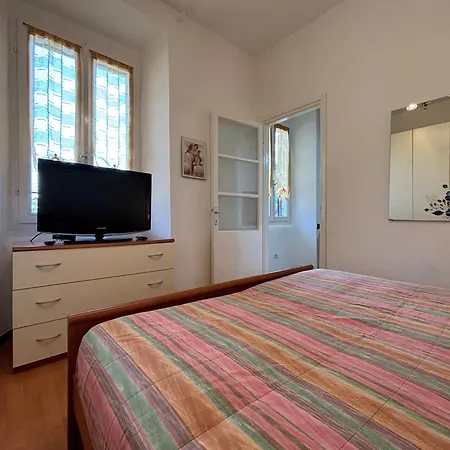 Casa Elisa - Old Town - Larihome A54 Apartment Gravedona