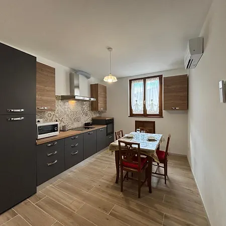 Appartement Casa Elisa - Old Town - Larihome A54 Gravedona
